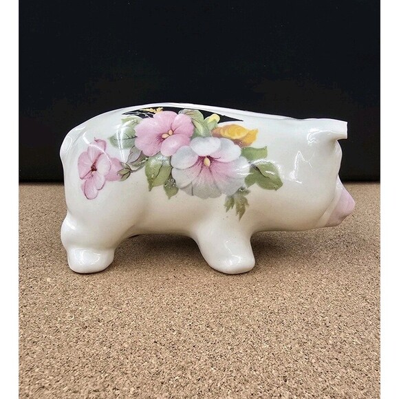 Vintage Piggie Bank Small Made In Japan Ear Chipped - Picture 4 of 7